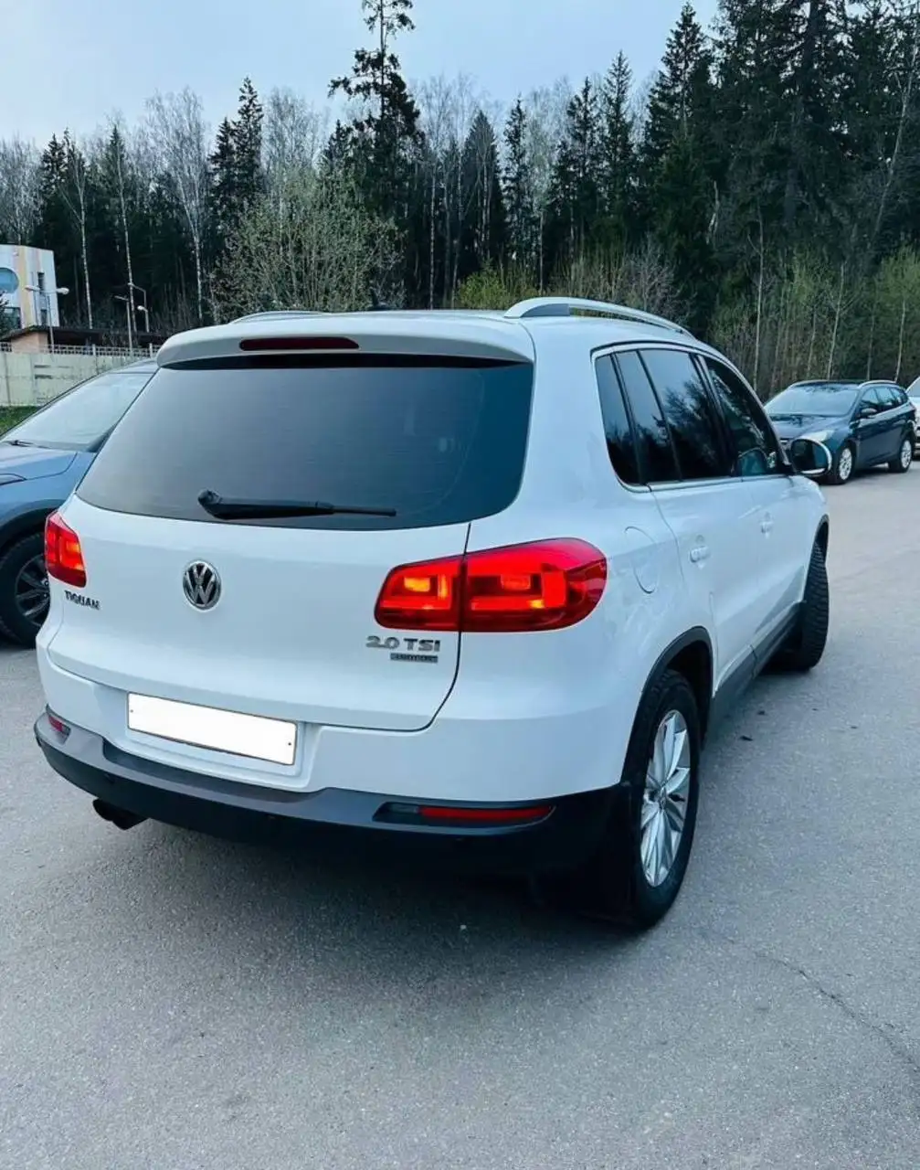 Volkswagen Tiguan 2012 - Внедорожник (Авто) в Зеленоград