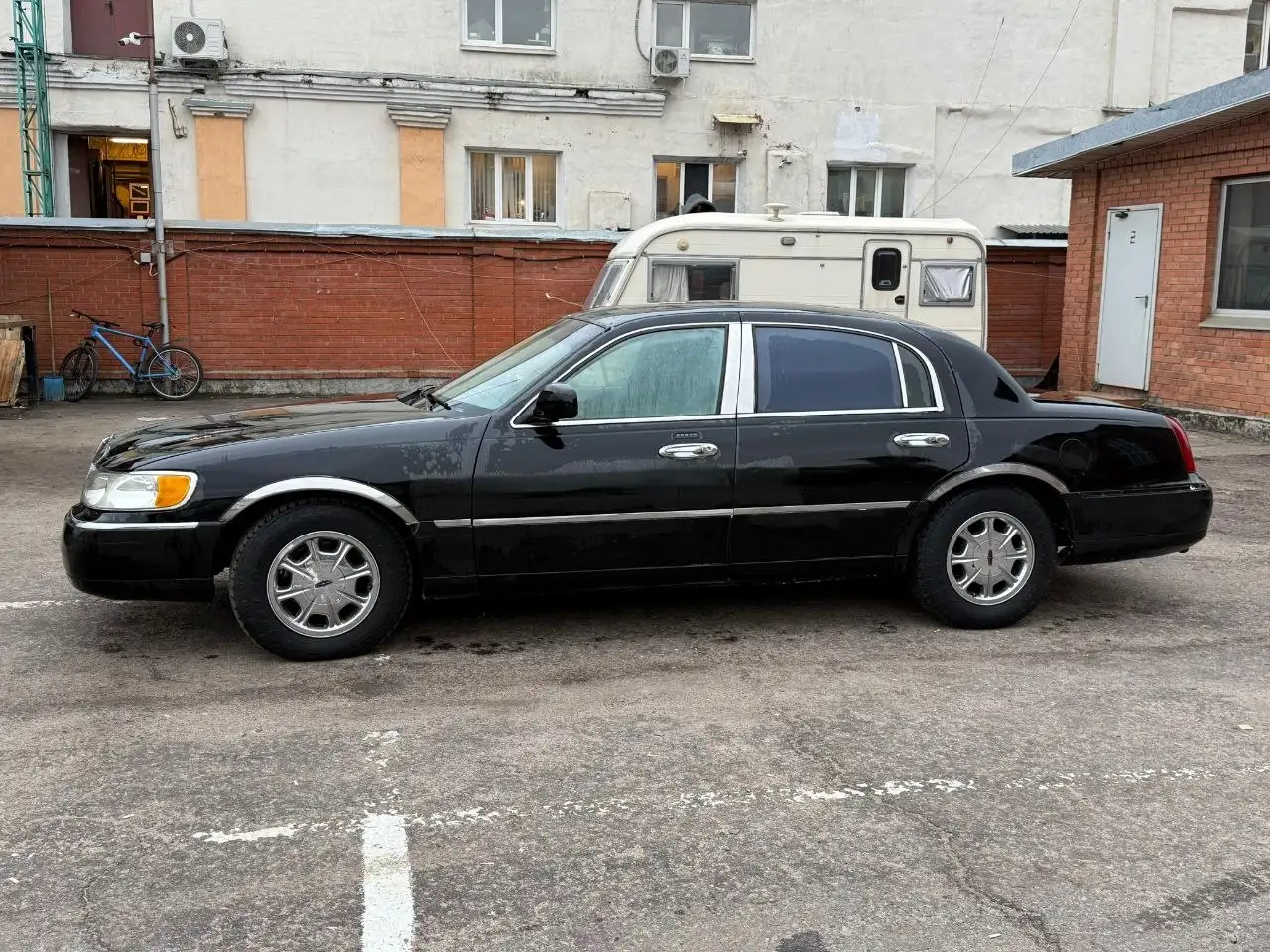 Lincoln Town Car 1999 - Легковые автомобили (Авто) в Москва