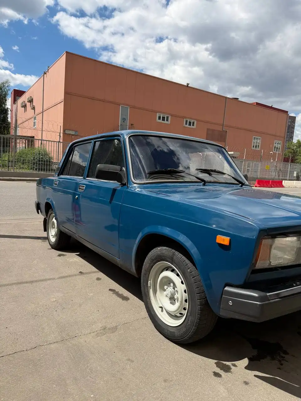 Автомобиль 2004 года в хорошем состоянии - Легковые автомобили (Авто) в Москва