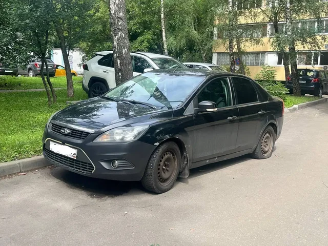 Ford Focus 1.6 автомат 2010 рестайлинг - Volkswagen Passat в Москва