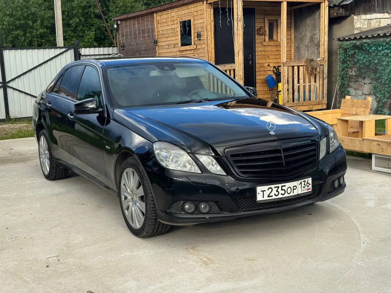 Mercedes W212 E200 2010 года в отличном состоянии - Легковые автомобили (Авто) в Тверь