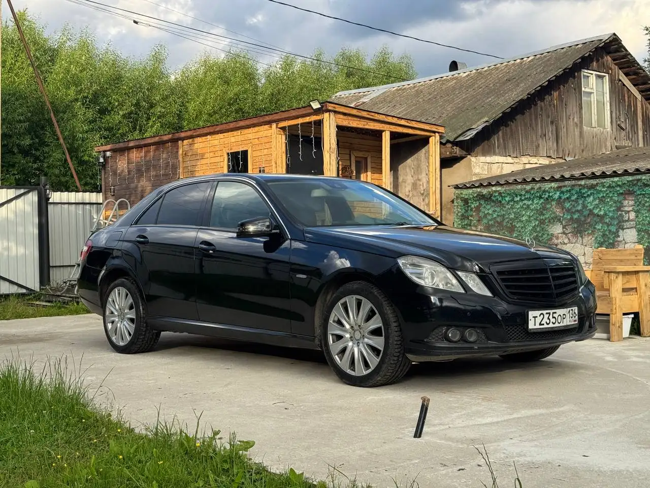 Mercedes W212 E200 2010 года в отличном состоянии - Легковые автомобили (Авто) в Тверь