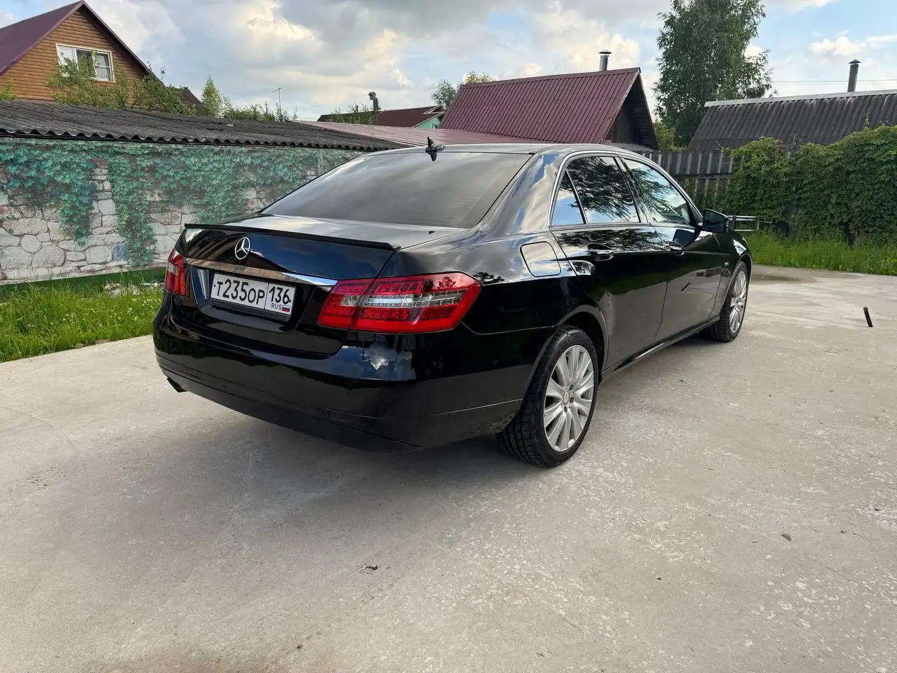 Mercedes W212 E200 2010 года в отличном состоянии - Легковые автомобили (Авто) в Тверь