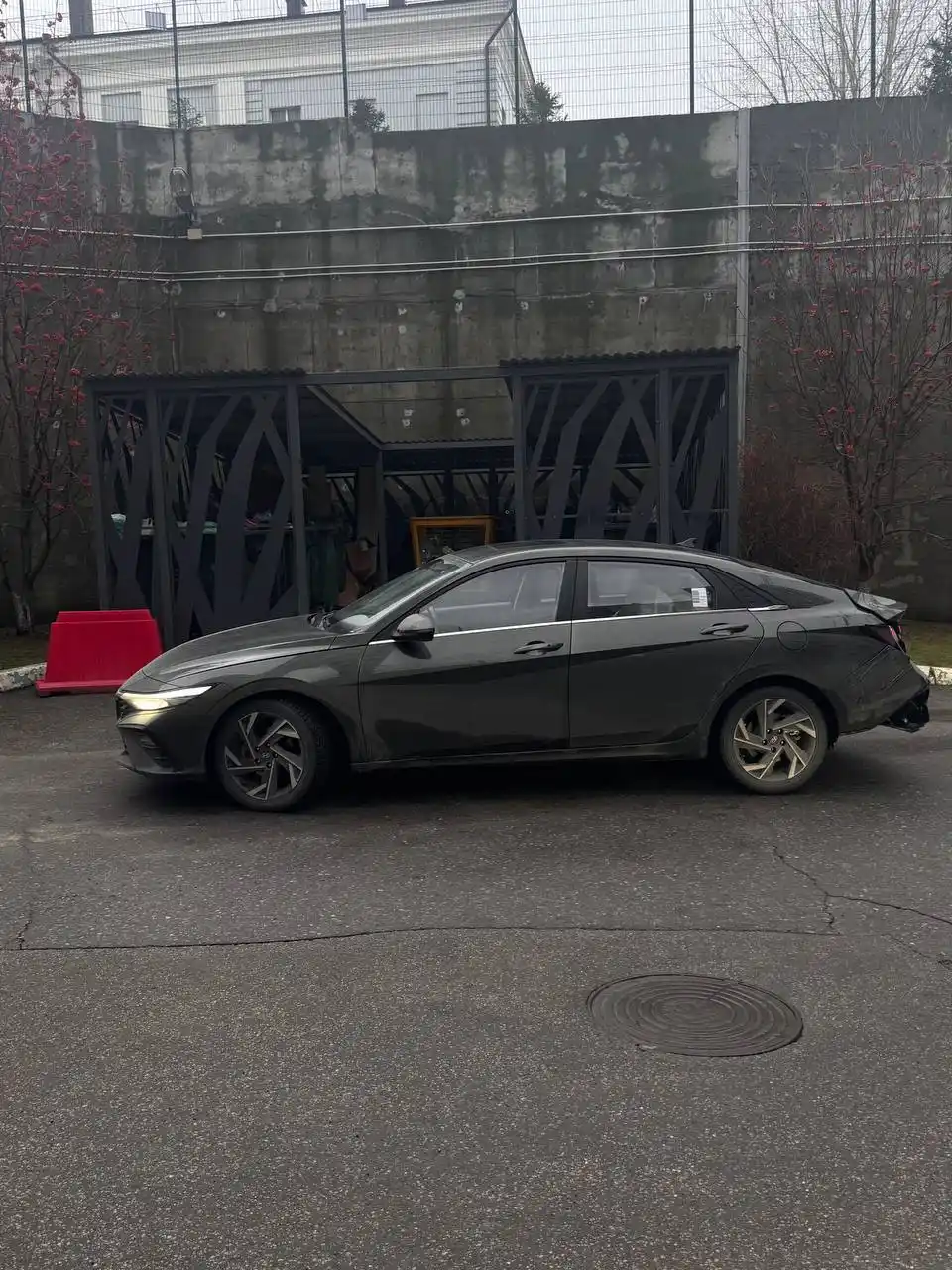 Hyundai Elantra 2023 год