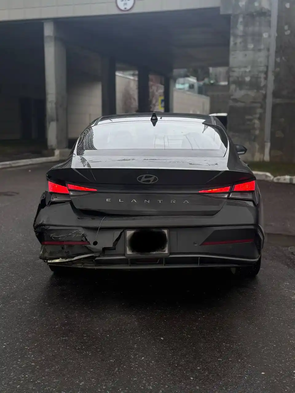 Hyundai Elantra 2023 год