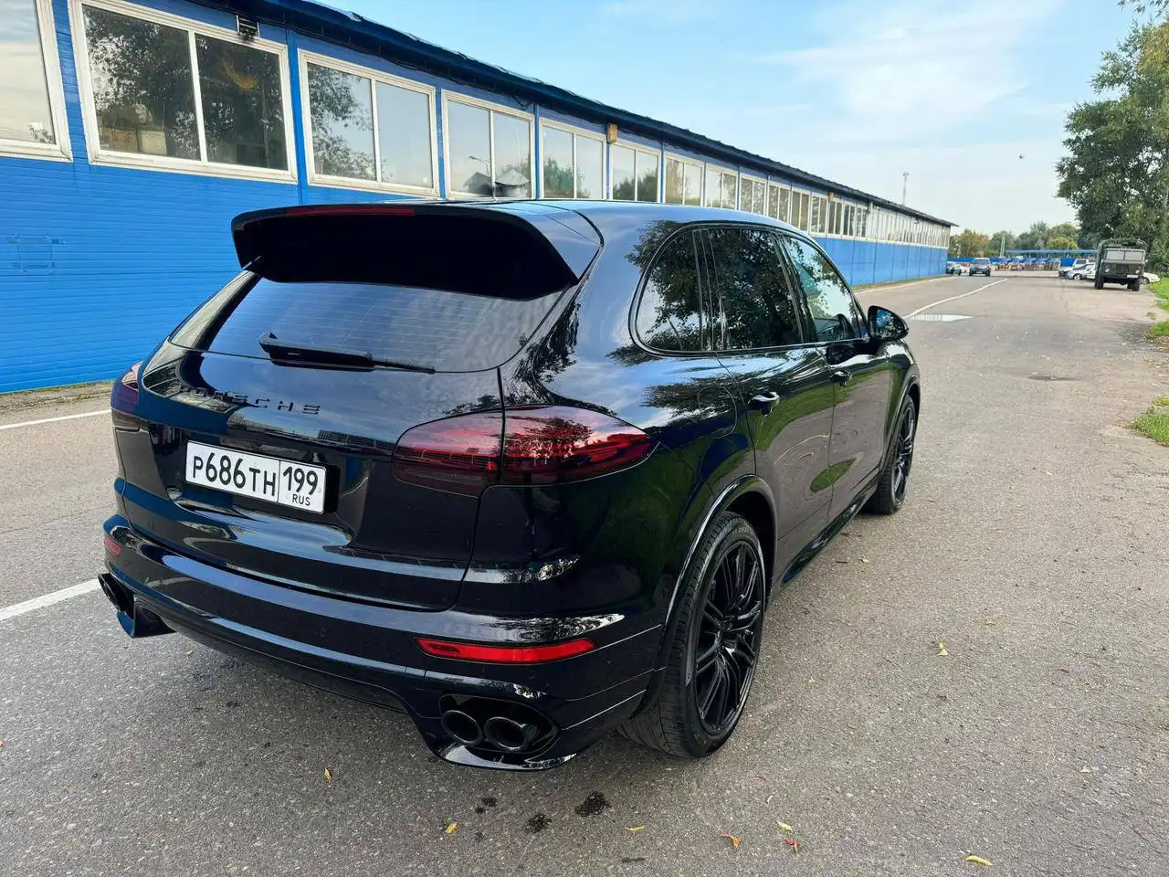 Porsche Cayenne S 4.2 AT 2015 года в Москве