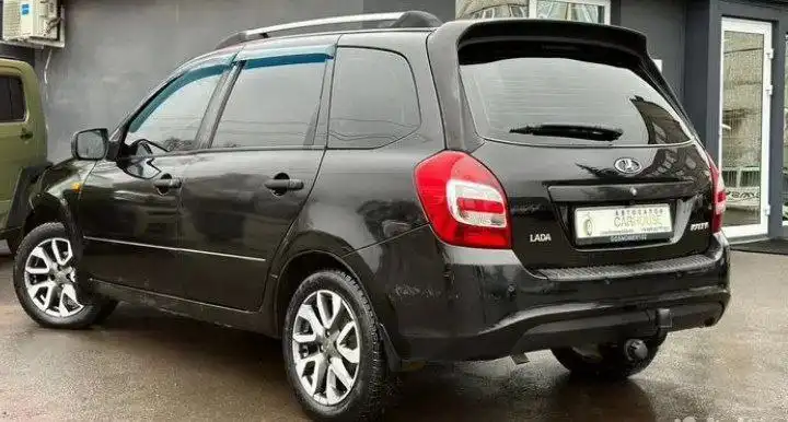 Продам Лада Калина 2 универсал 2015 года в Уфе