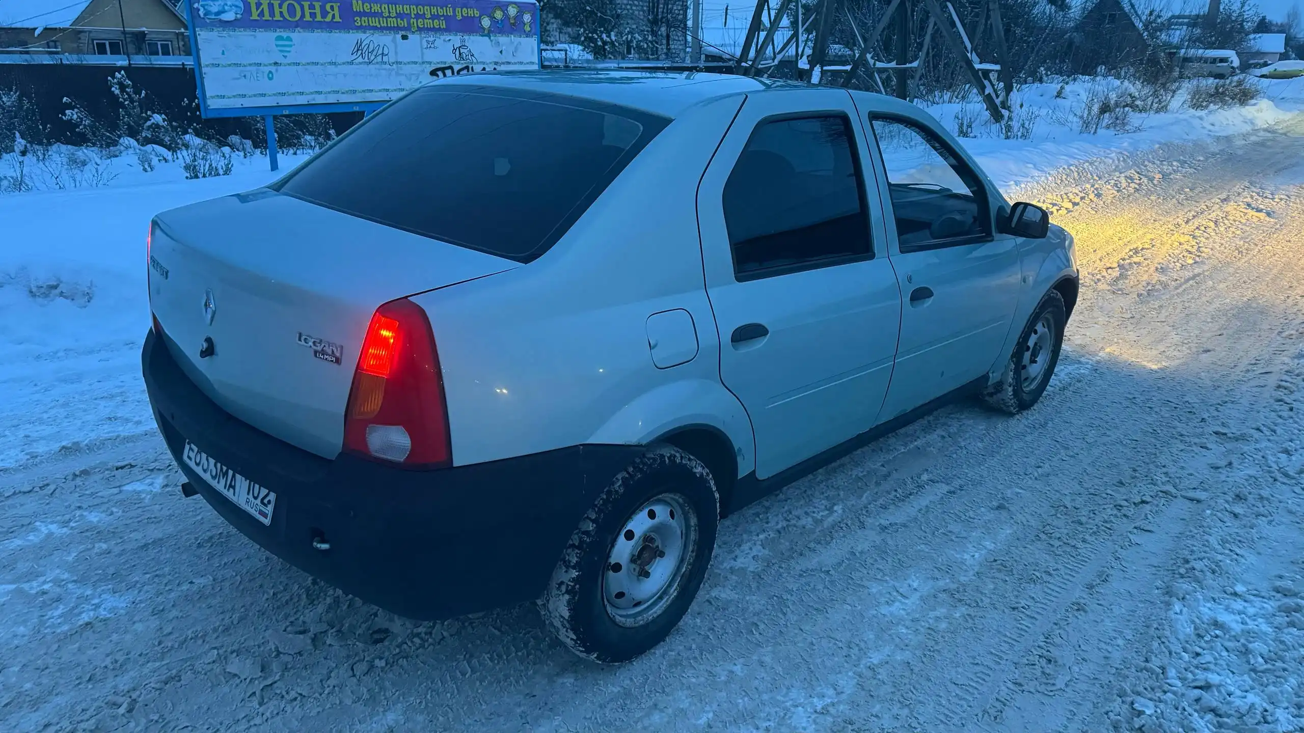 Renault Logan 7 лет в хорошем состоянии