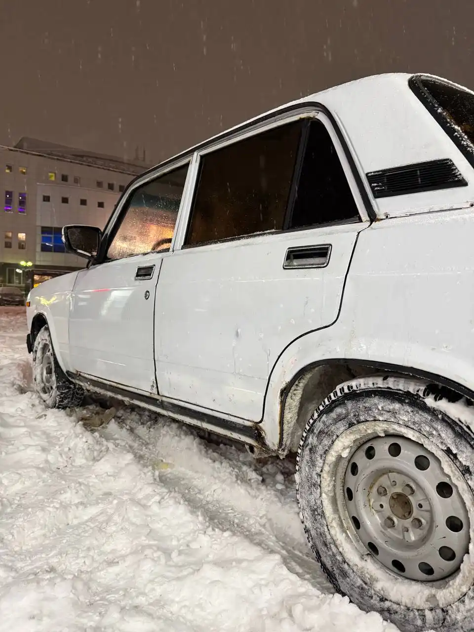 ВАЗ 2107 2004 года в отличном состоянии