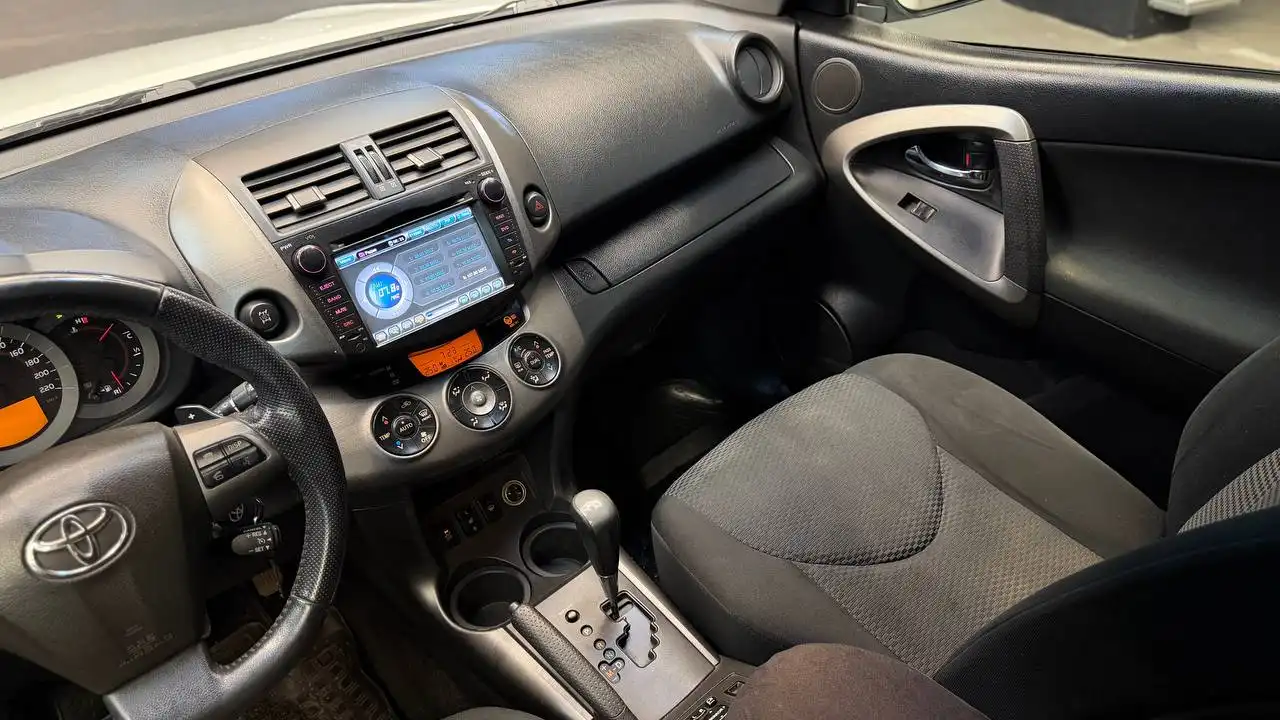 Toyota RAV4 2011 года, один владелец - Авто в Казань