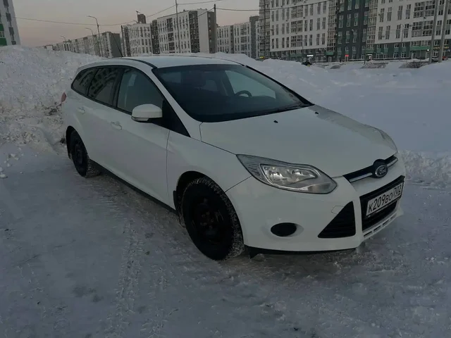 Продается автомобиль 2013 года с механикой 1.6 - Шины в Уфа