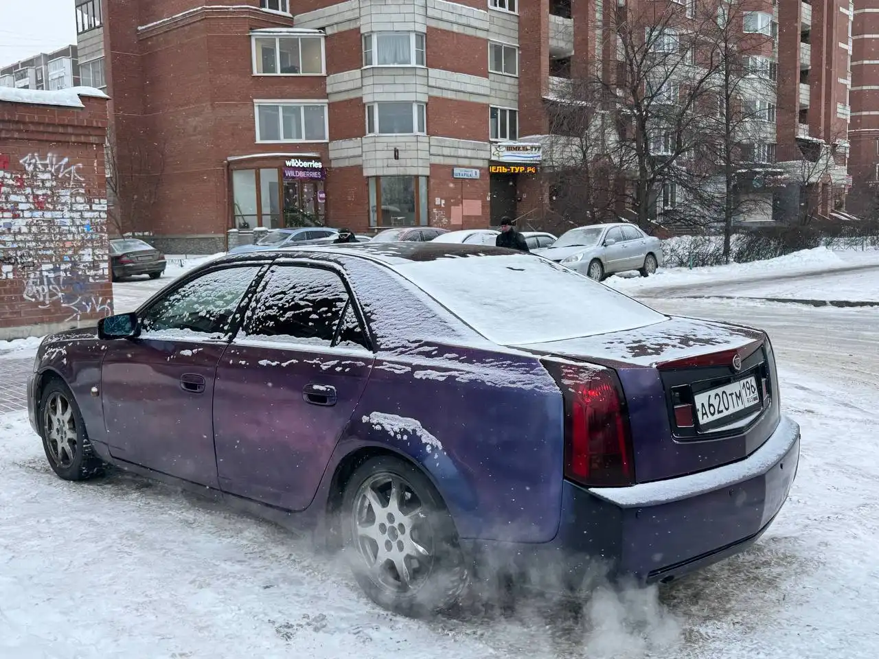 Cadillac CTS 3.2 AT с люком и кожаным салоном - Авто в Екатеринбург