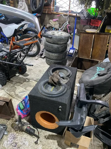 Продажа двух сабвуферов с коробом - Аудио в Уфа