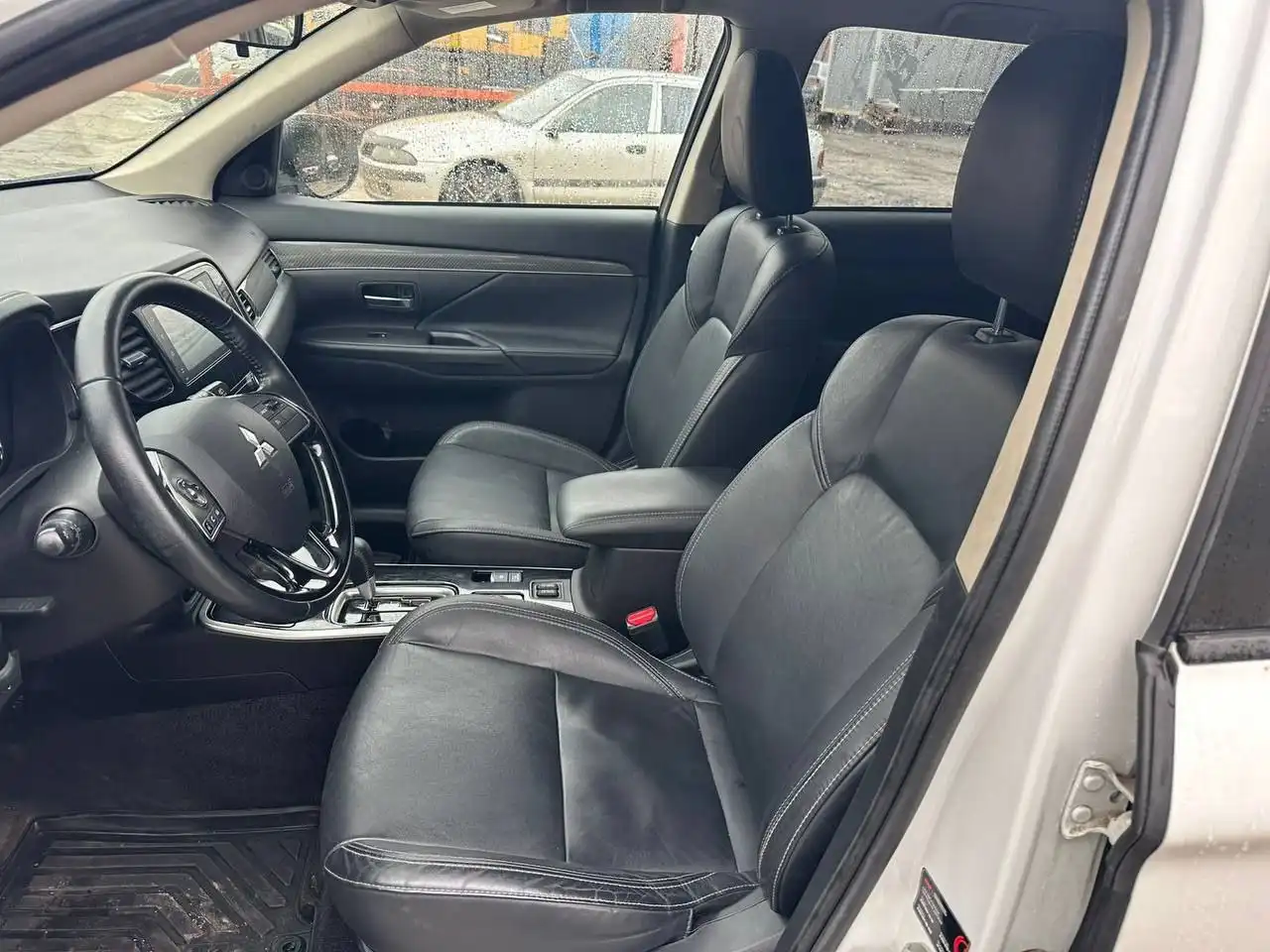 Продается Mitsubishi Outlander 2.0 CVT 2021 года - Внедорожники/Кроссоверы (Авто) в Рязань
