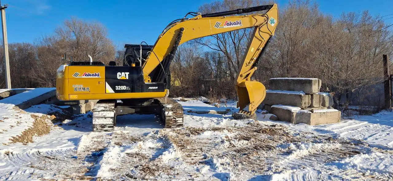 Экскаватор-погрузчик CAT 320 D2 2018 года - Запчасти в Уфа