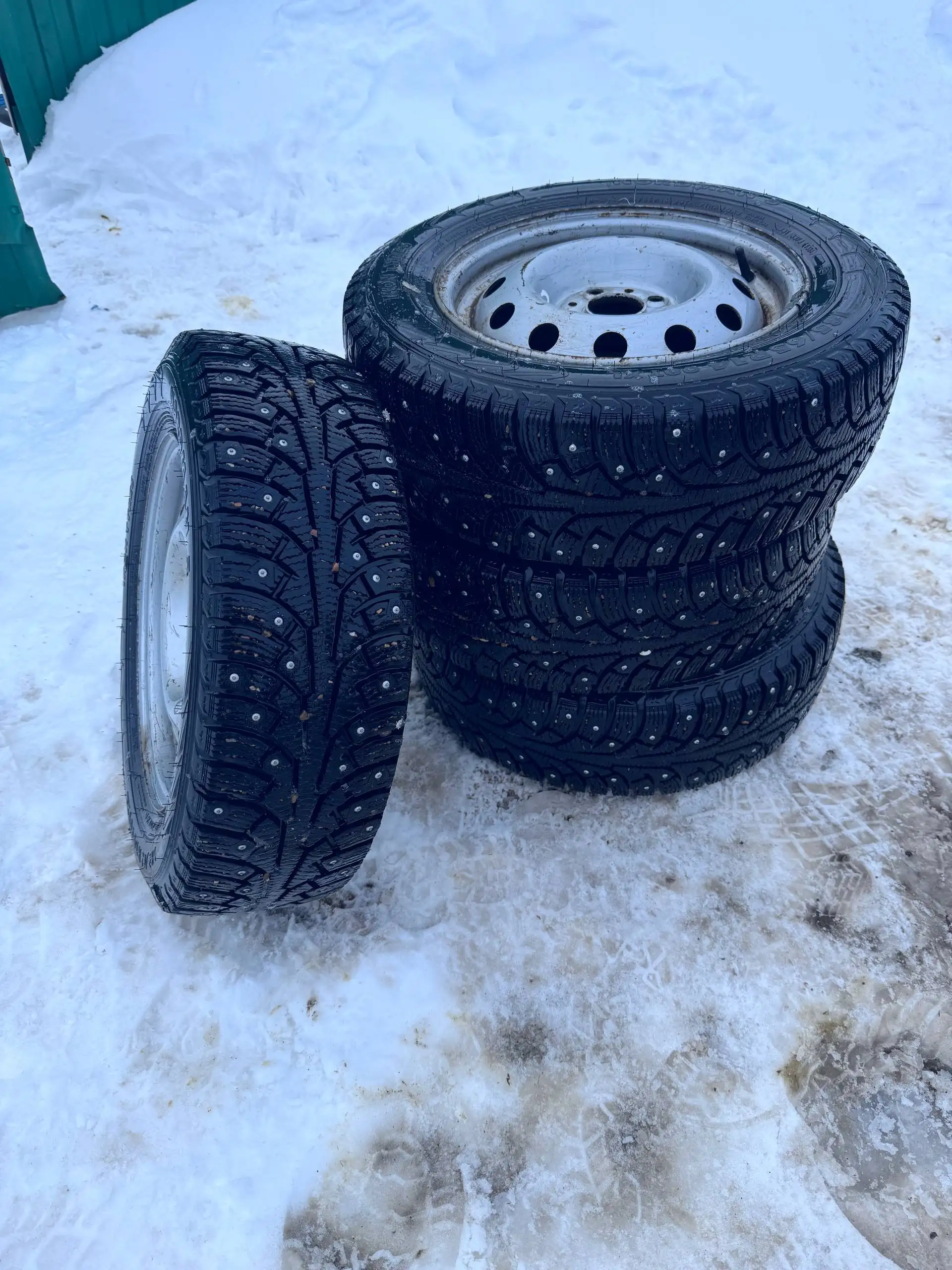Зимние колеса R14 на ВАЗ с резиной Nokian 5 - Запчасти (Авто) в Уфа