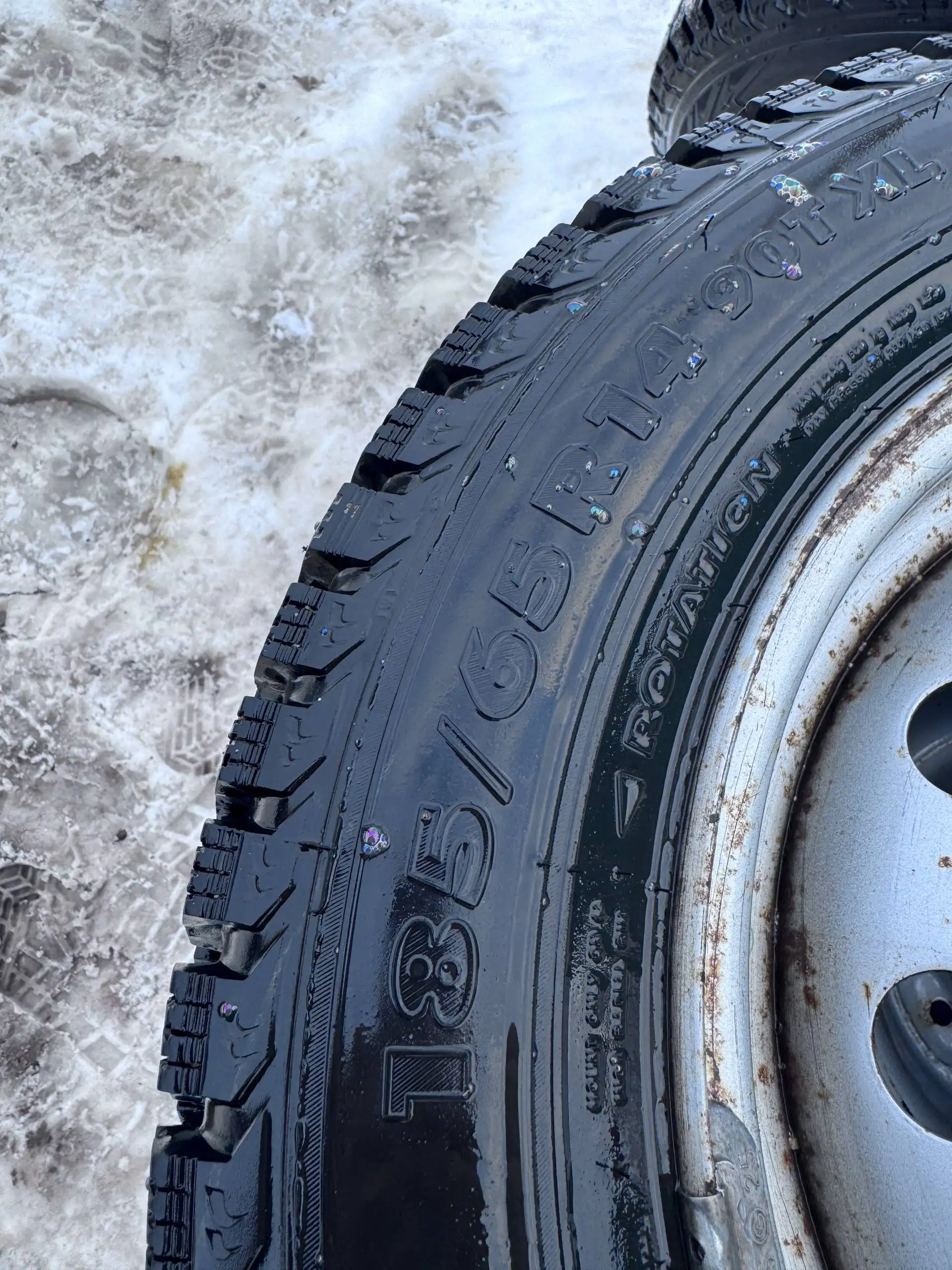 Зимние колеса R14 на ВАЗ с резиной Nokian 5 - Запчасти (Авто) в Уфа