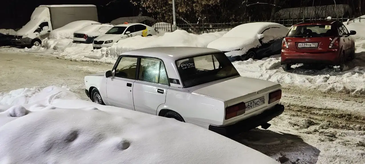 ВАЗ 2107 карбюратор 2002 года - Легковые автомобили (Авто) в Уфа