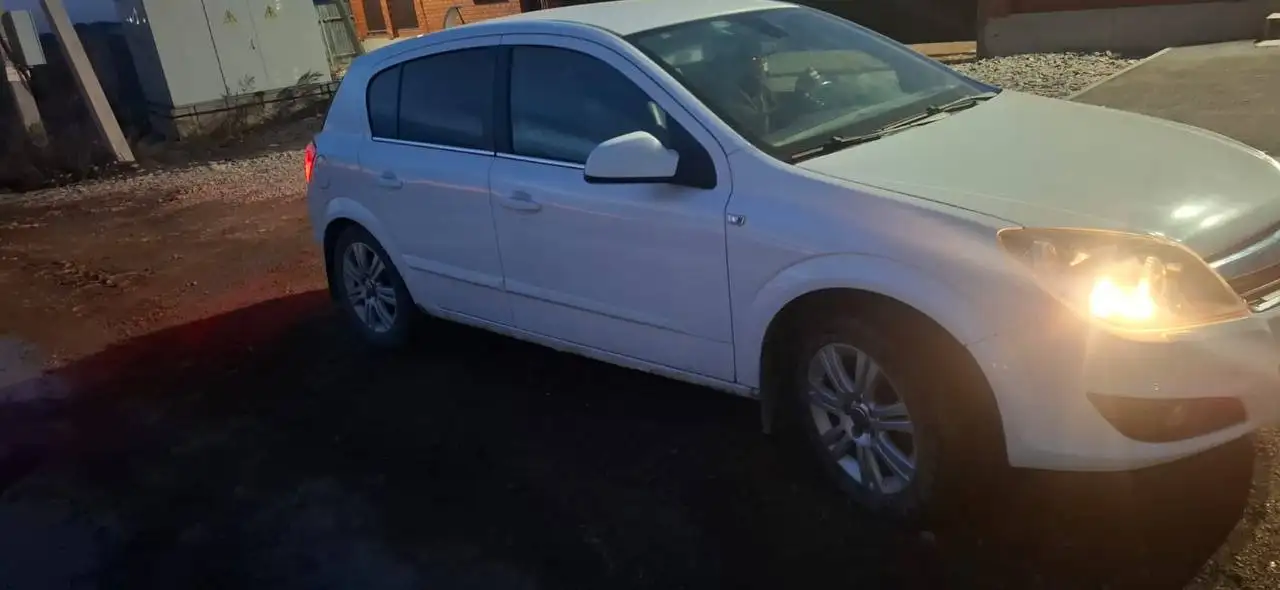 Продажа Opel Astra 2011 года с хорошим состоянием - Легковые автомобили (Авто) в Уфа