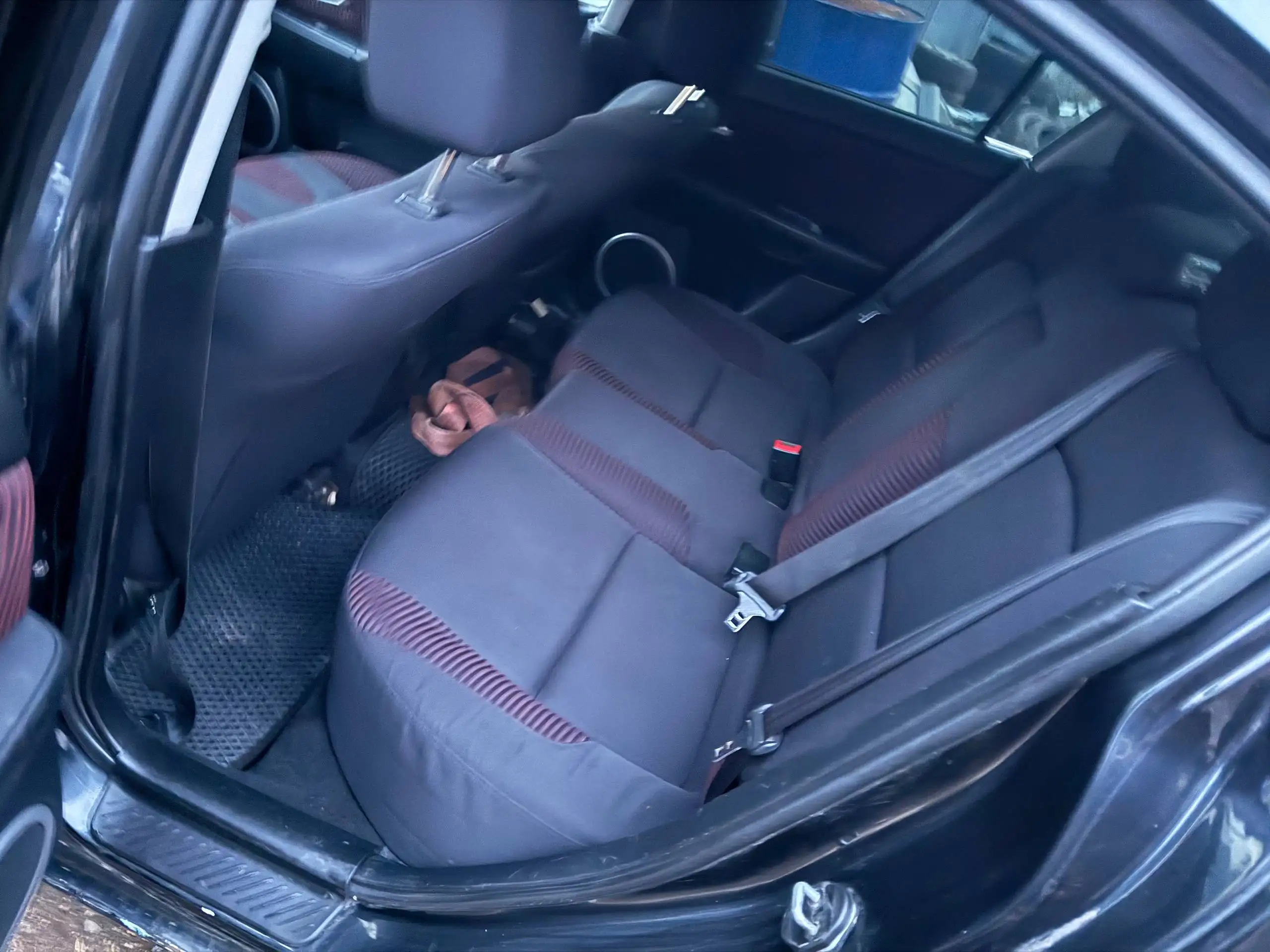 Автомобиль 2005 года с двигателем 2.0 литра, механика, Юр чистая, с люком в Альметьевске - Легковые автомобили (Авто) в Альметьевск