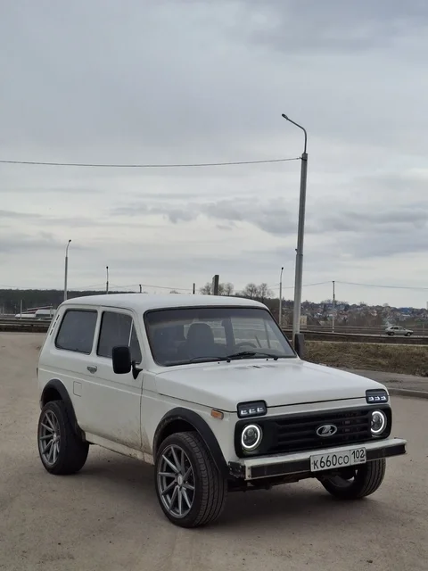 Автомобили: Приора, Гранта, Нива - Lexus в Уфа