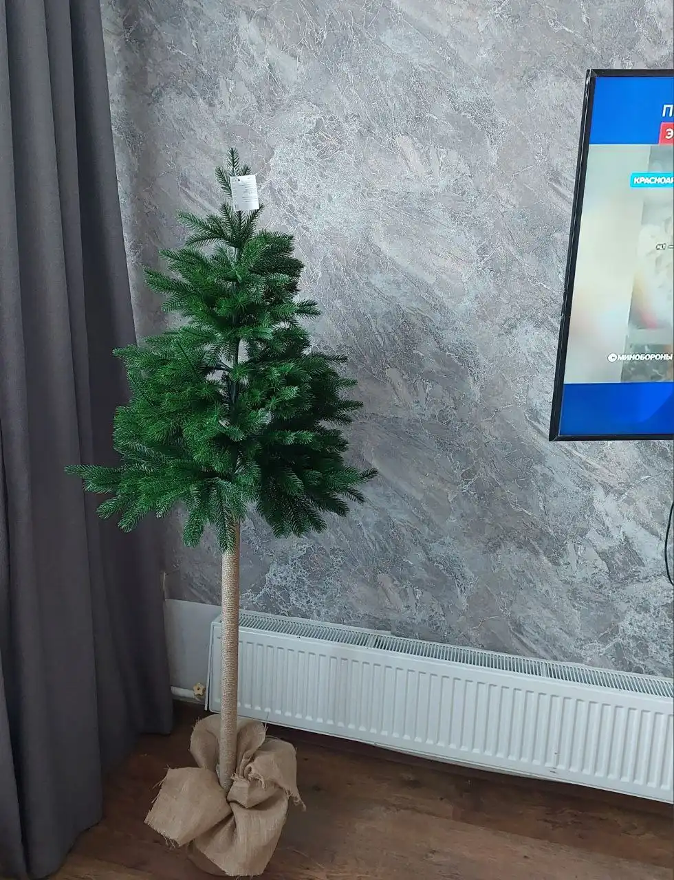 Новогодние елочки на высокой ножке