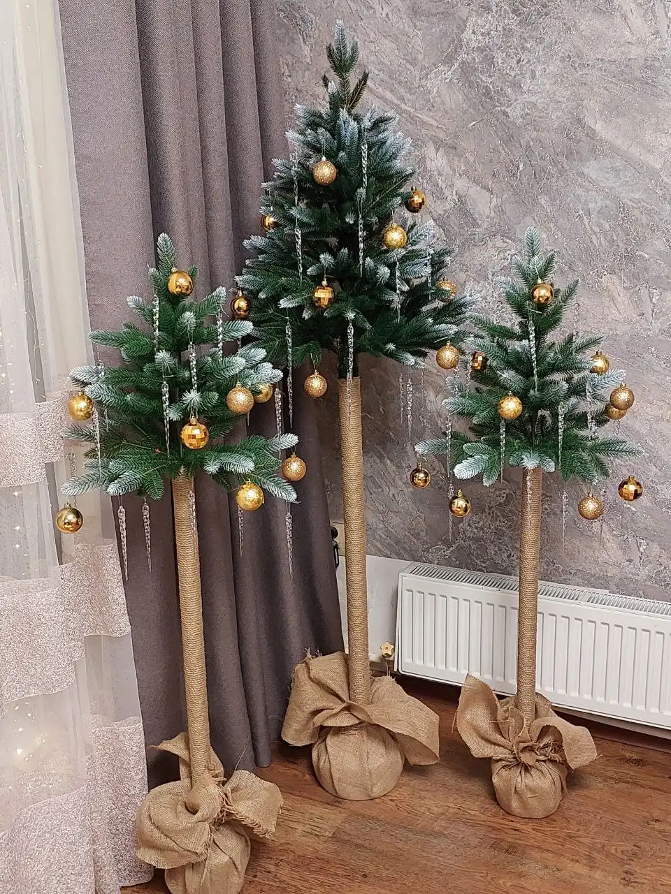 Новогодние елочки на высокой ножке