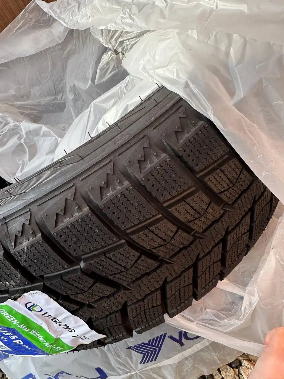 Продажа зимних шин LingLong 205/55 R16