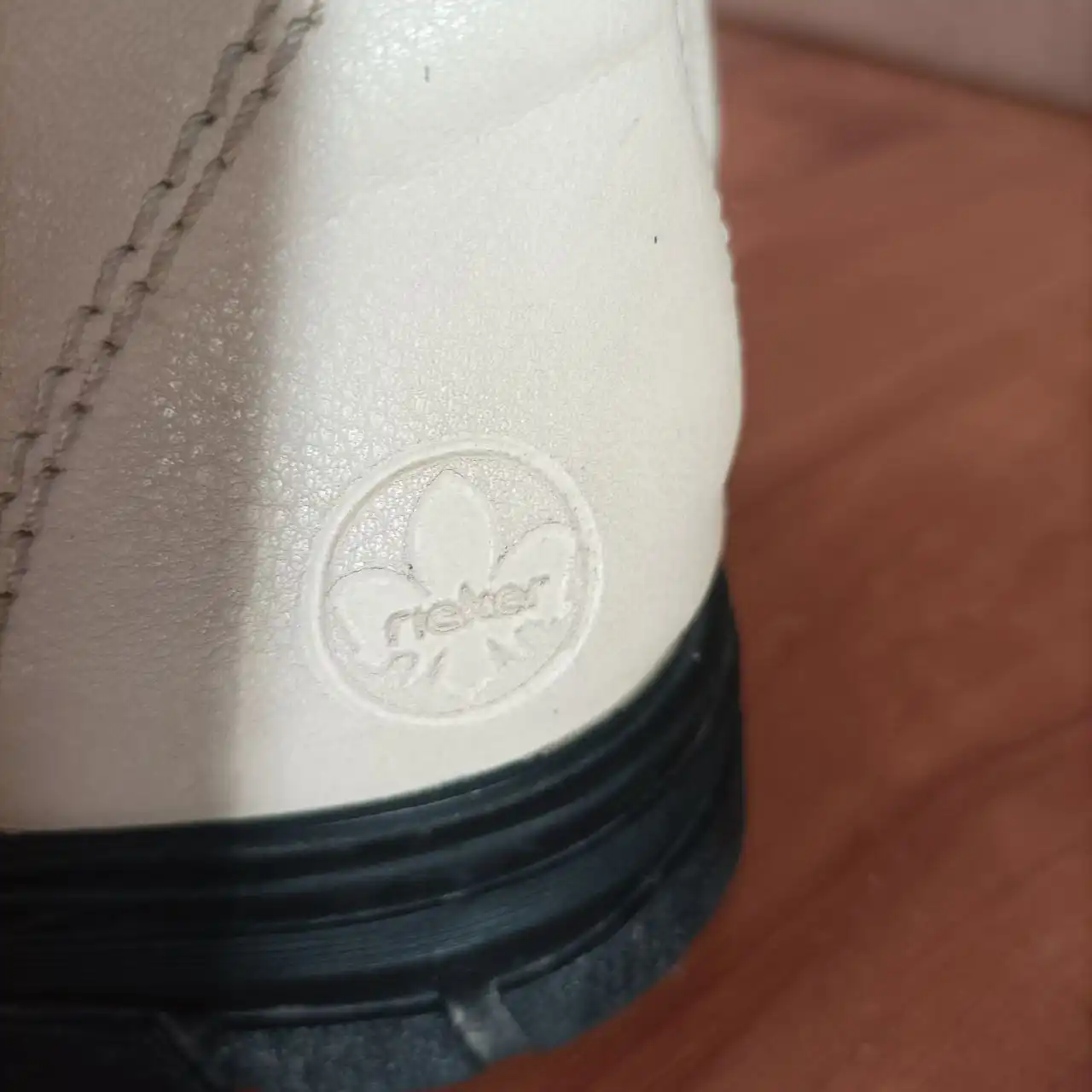 Продажа женских кожаных полусапожек Rieker 39 размера