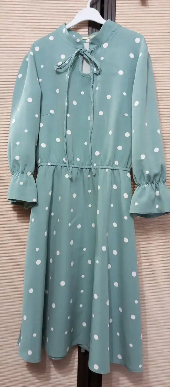 Продам платье на девушку размер 44