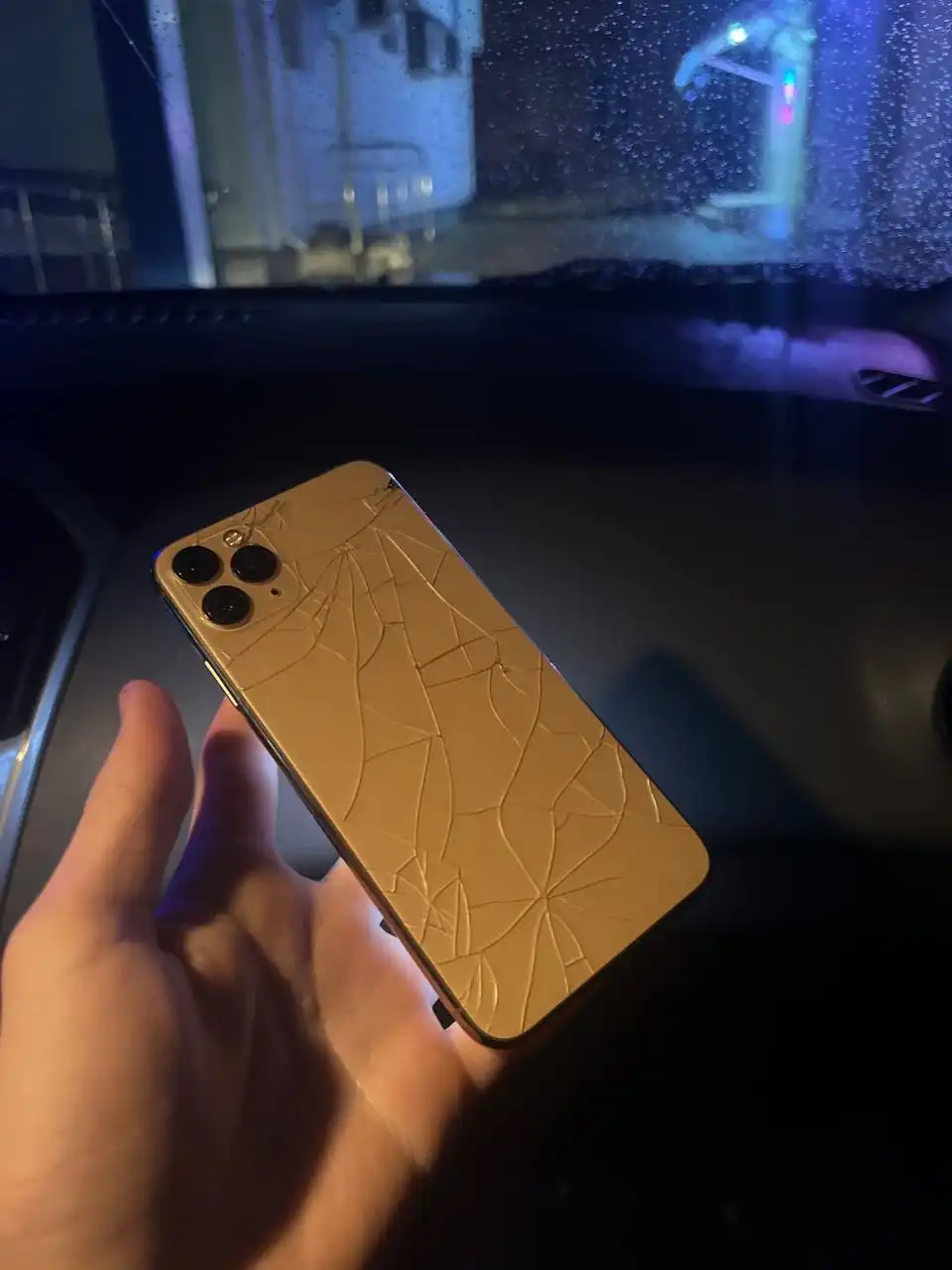 Продам iPhone 11 Pro Max 256 ГБ