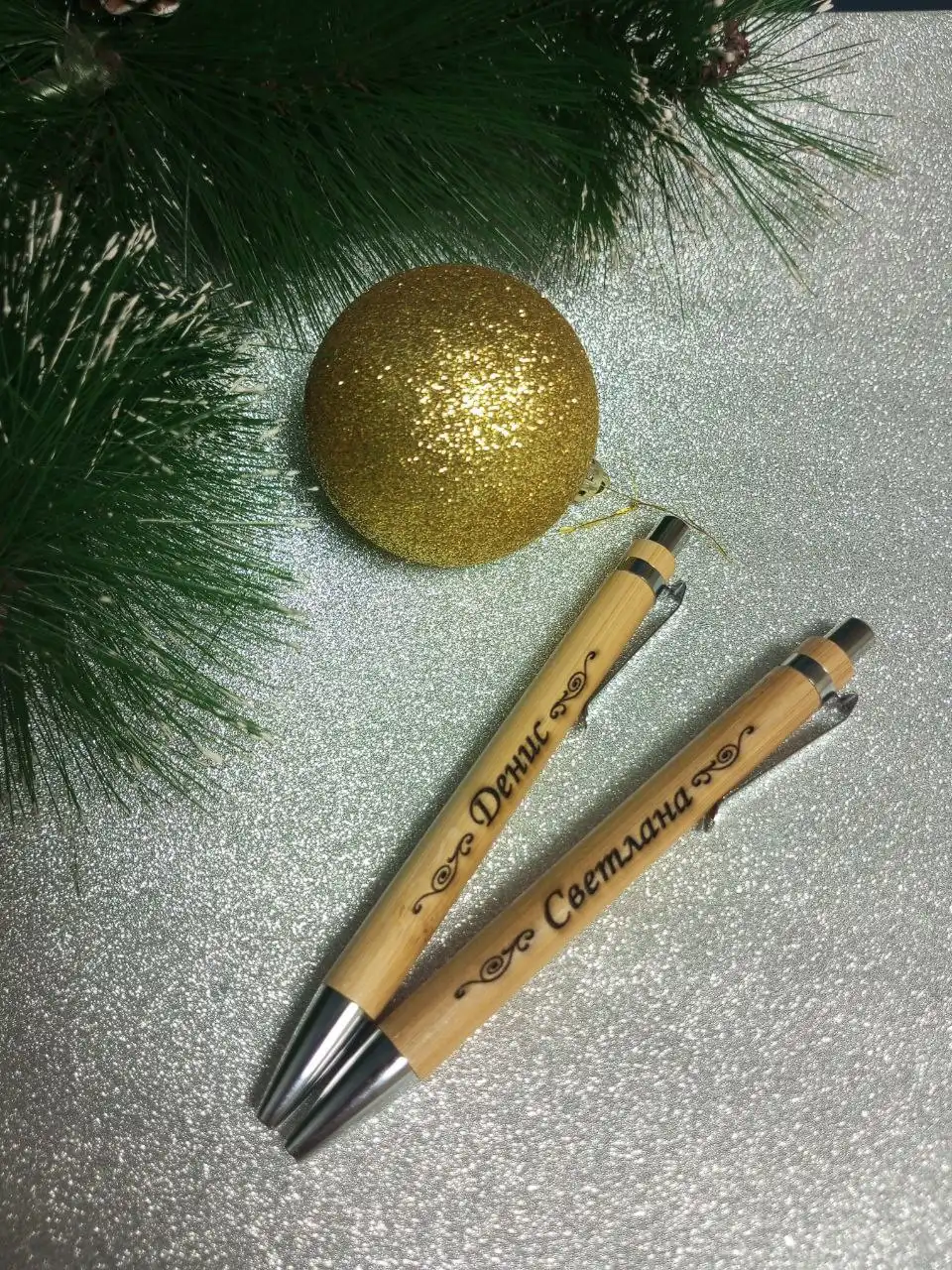 Именные ручки и ёлочные шары на заказ