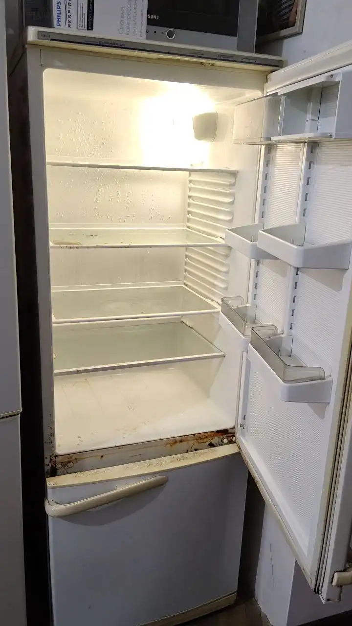 Продам холодильник Атлант рабочий с овощными ящиками