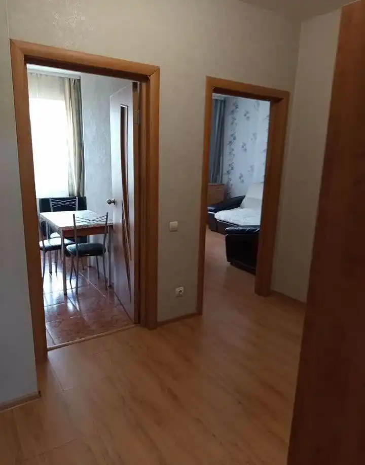 Стильная евродвушка с современным ремонтом в развитом районе - Недвижимость в Неизвестно