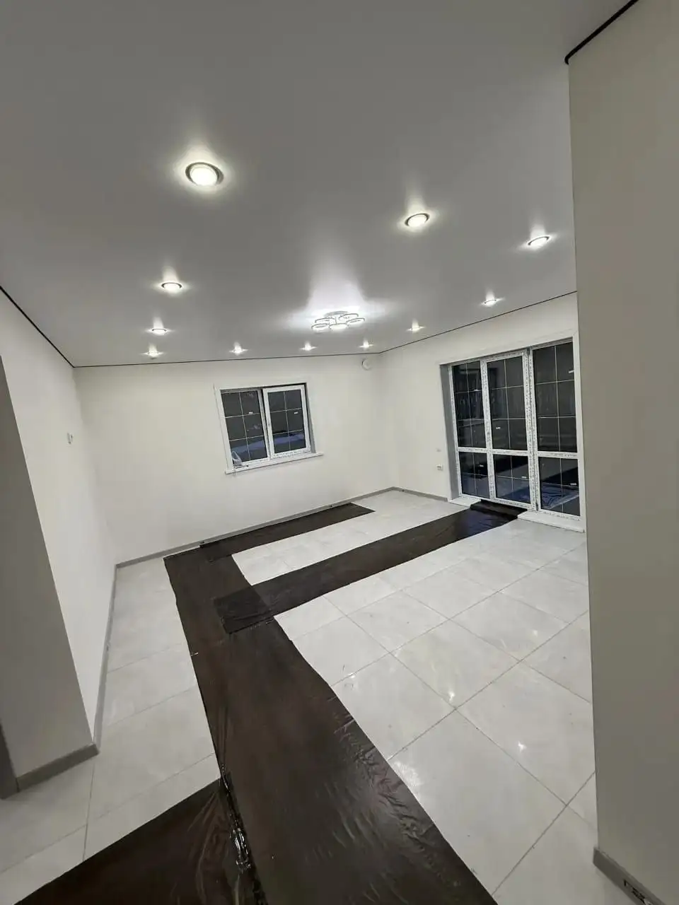 Продажа квартиры 3 комнаты + кухня-гостиная с террасой, ванной и гаражом в Иркутской области - Квартиры (Недвижимость) в Иркутская Обл.