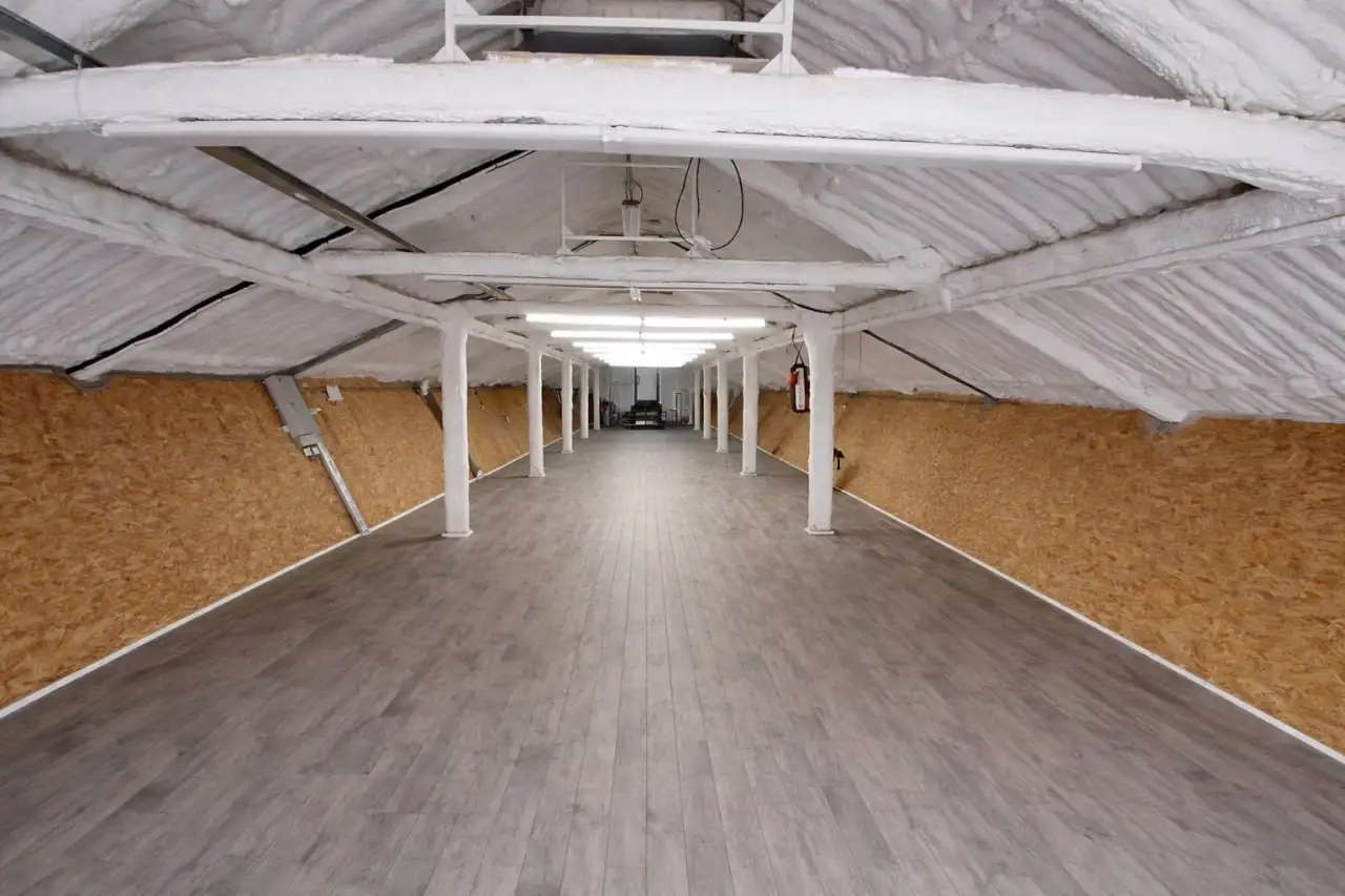 Аренда коммерческих помещений 55,5 м² и 130 м² - Аренда коммерческой недвижимости (Недвижимость) в Неизвестно