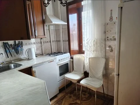 Сдам 2-комнатную квартиру на длительный срок - Комнаты в Иркутск