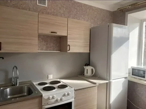 Сдам 2-комнатную квартиру в центре Иркутска на длительный срок - Недвижимость в Иркутск