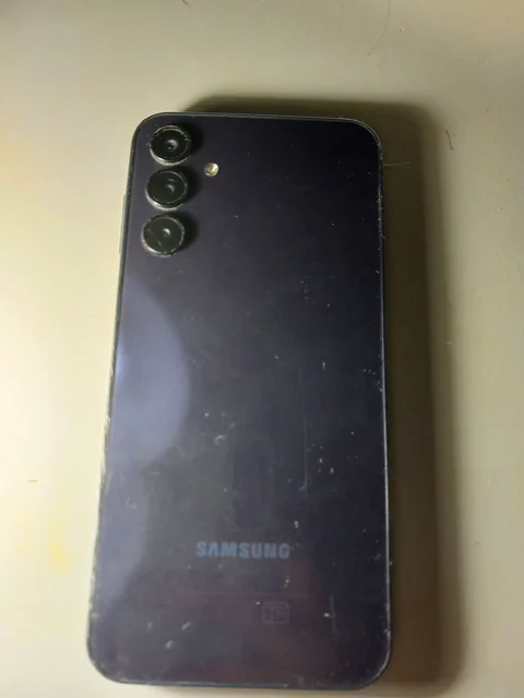 Телефон Samsung A15 с трещиной на дисплее - частное объявление в Саратов