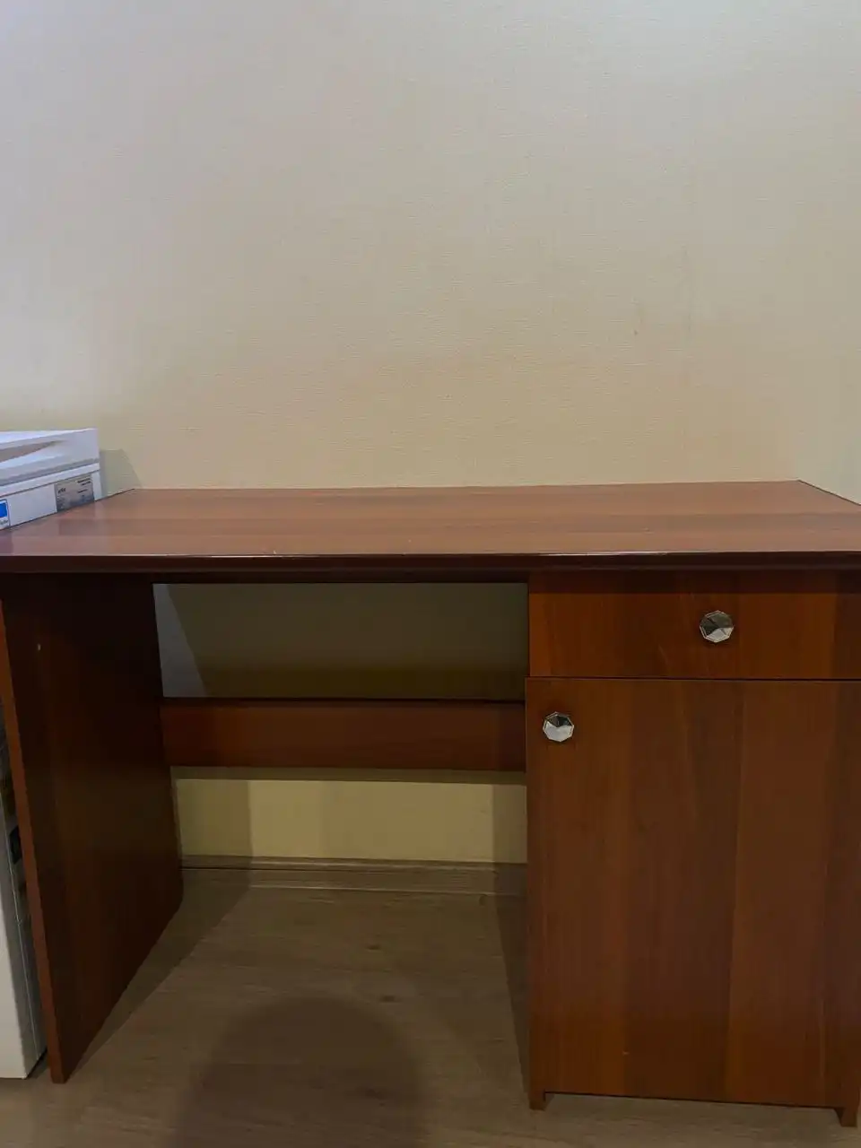 Продам письменный стол