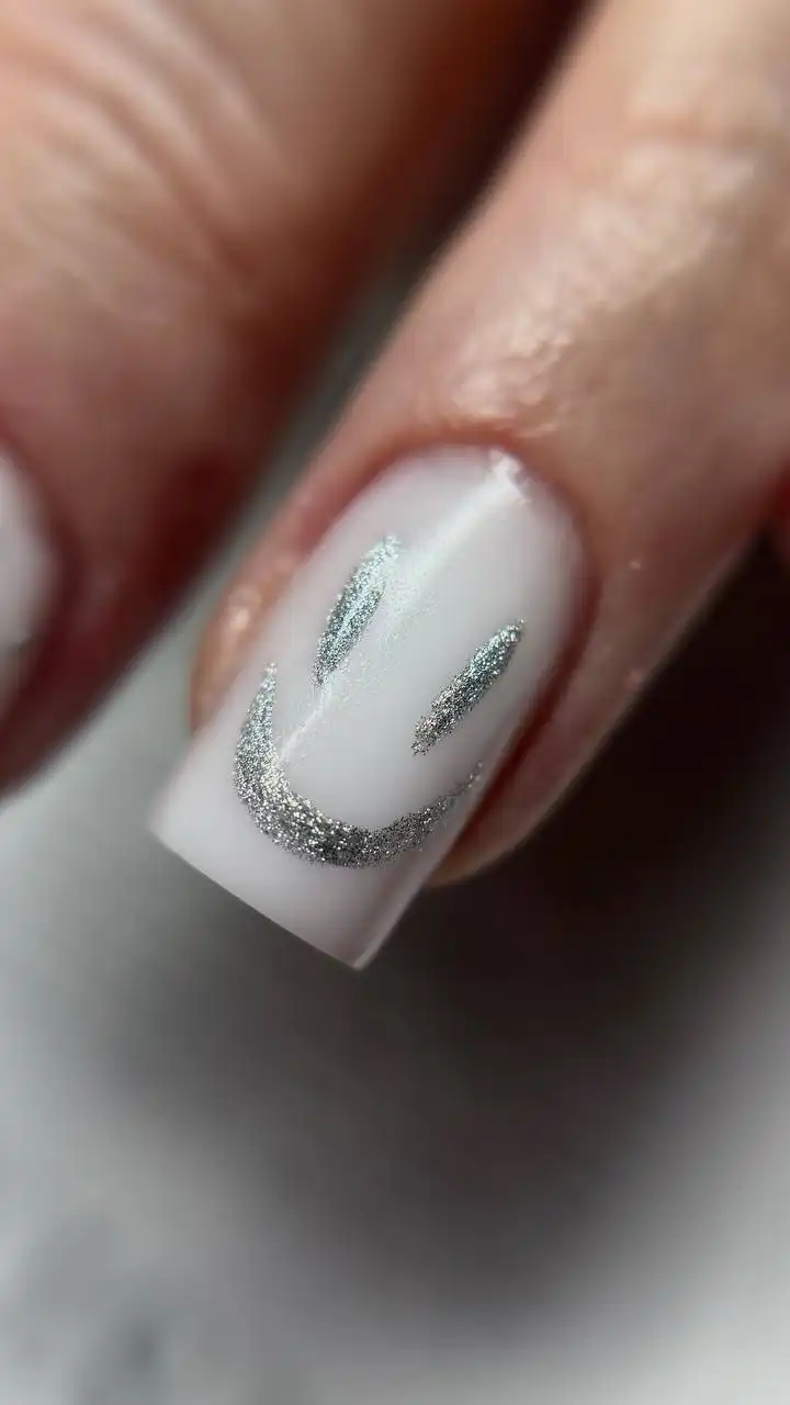 Маникюр и педикюр на дому в Солнечном районе