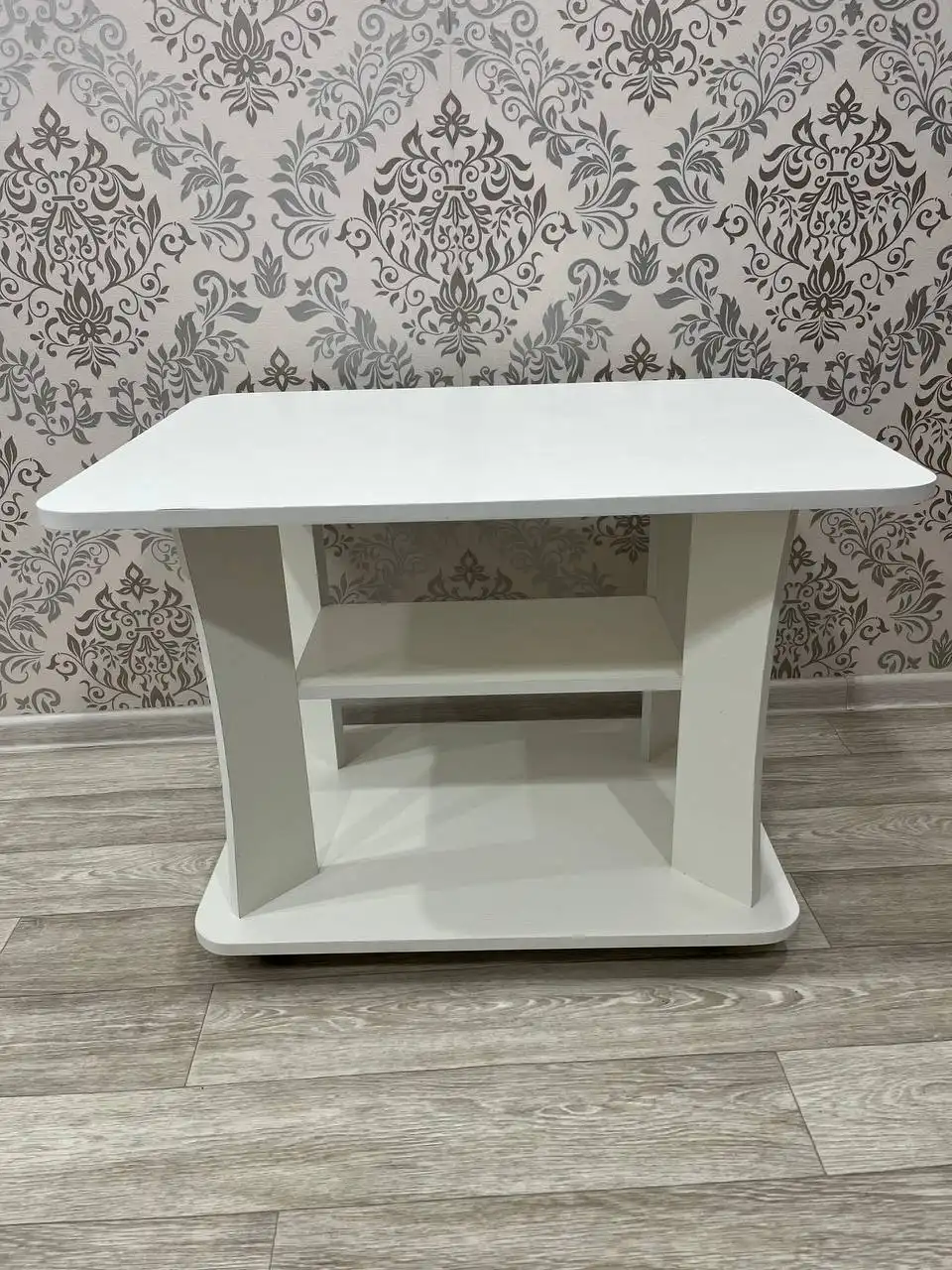 Продам журнальный столик