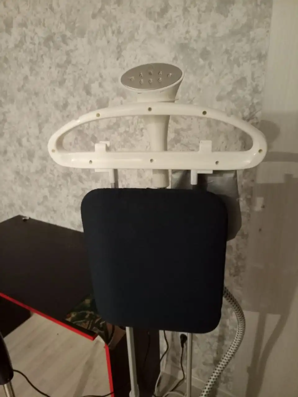 Продам утюг Red Solution и отпариватель Welgot с гладильной доской