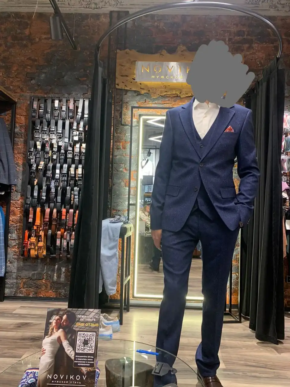 Костюм Тройка Novikov размер 46-48 новый - Костюмы (Одежда) в Саратов