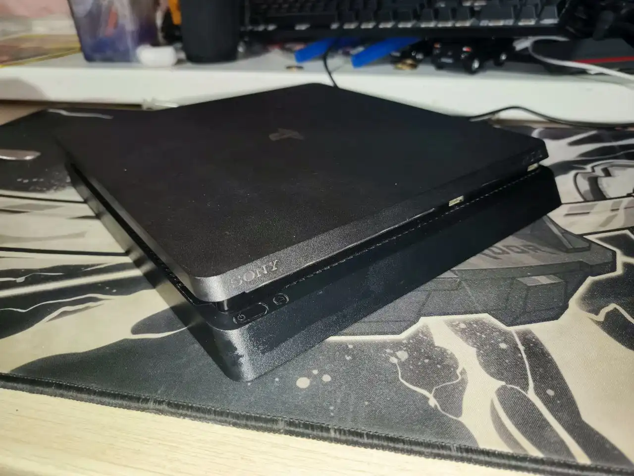 Продам PS4 с терабайтом памяти и играми - Игровые приставки (Электроника) в Саратов