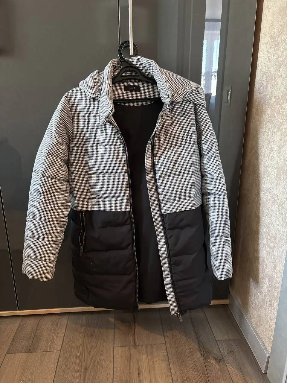 Зимний пуховик в хорошем состоянии - Верхняя одежда (Одежда) в Саратов