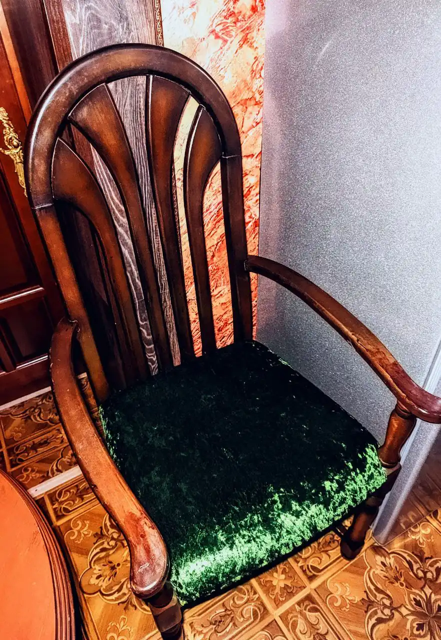 Продам стул-кресло из массива дерева - Мебель (Для дома и дачи) в Энгельс