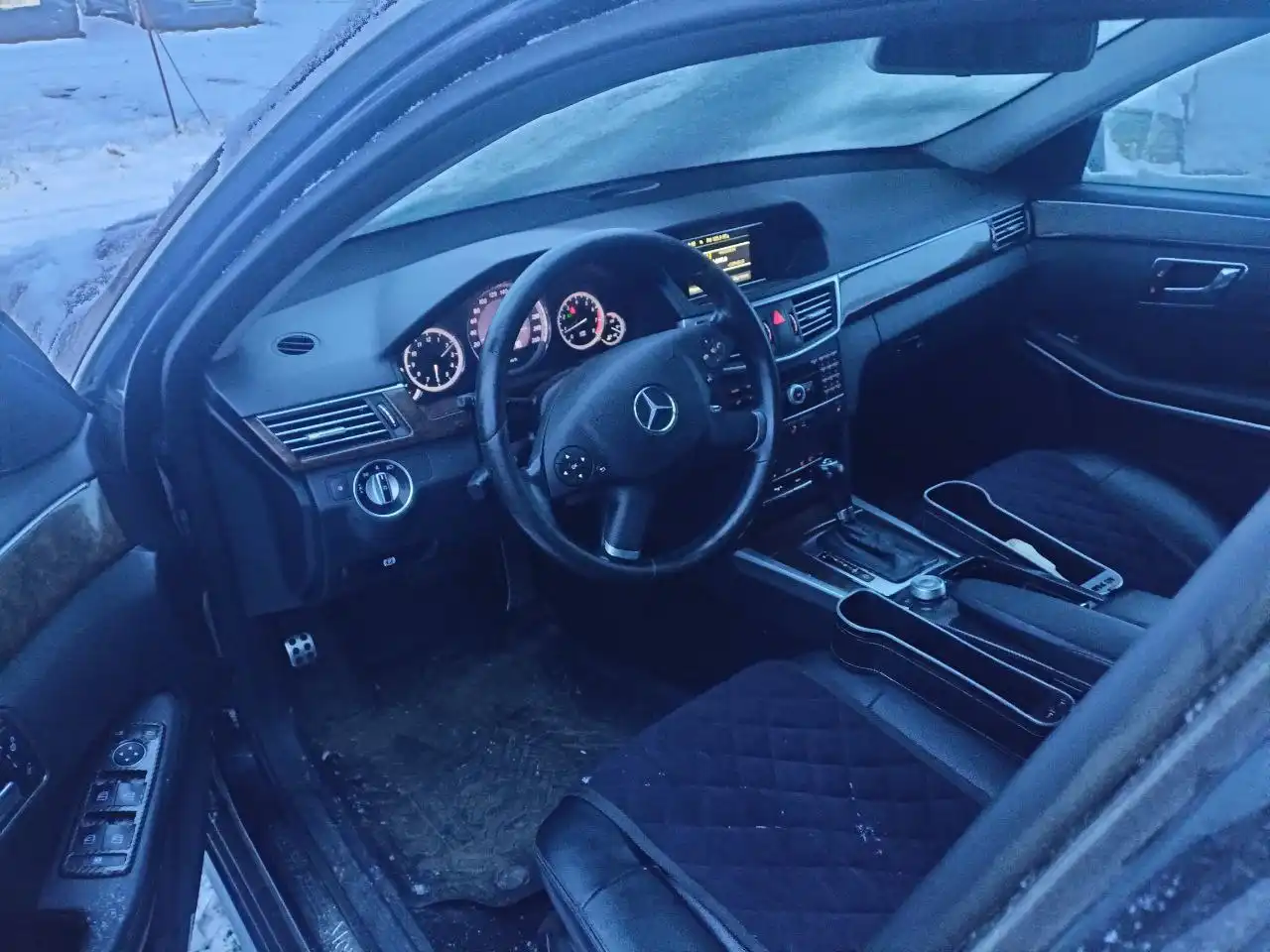 Mercedes-Benz E-Class 2011 на торгах по банкротству