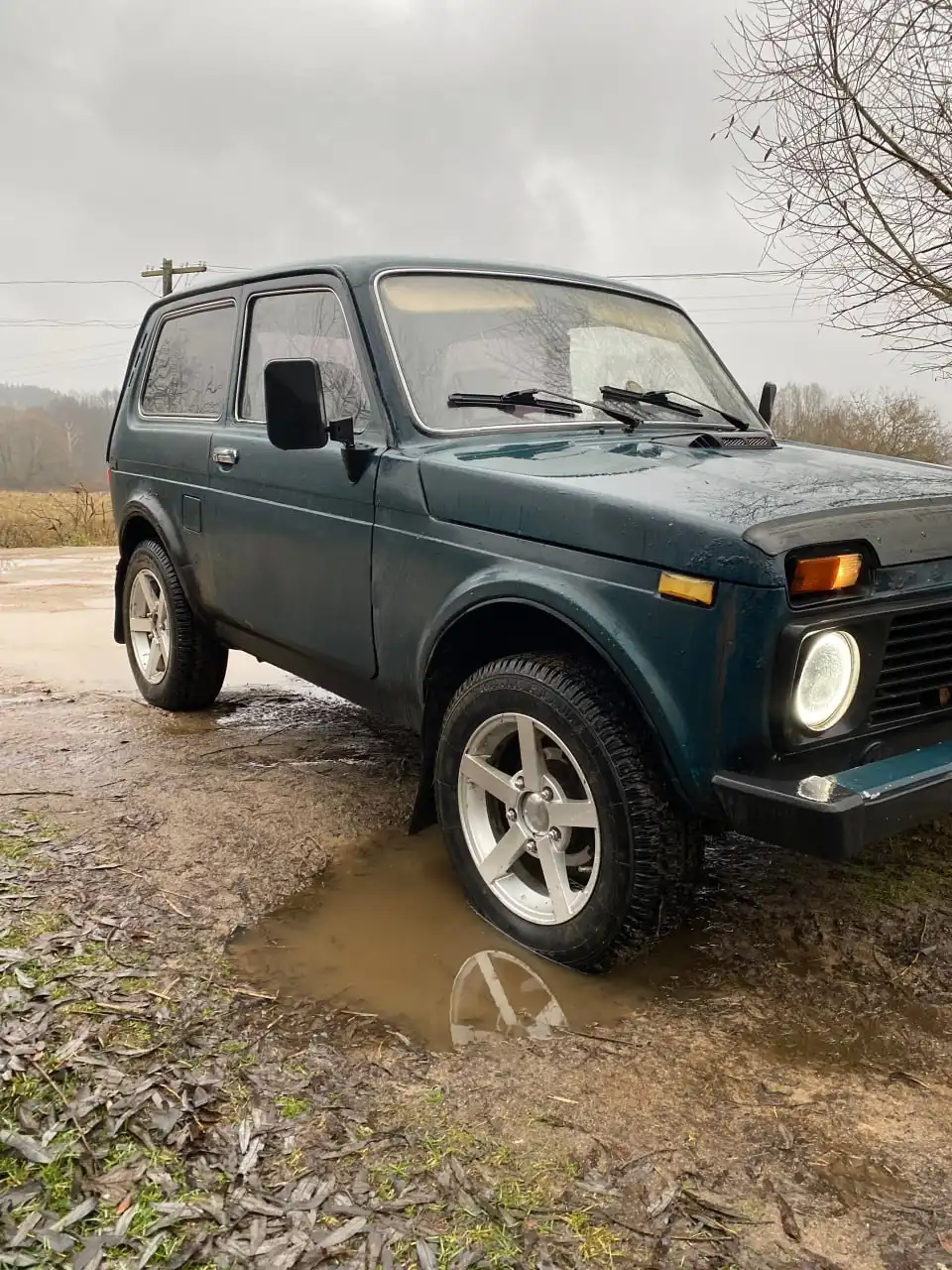 Продам ниву карбюратор 2000 г