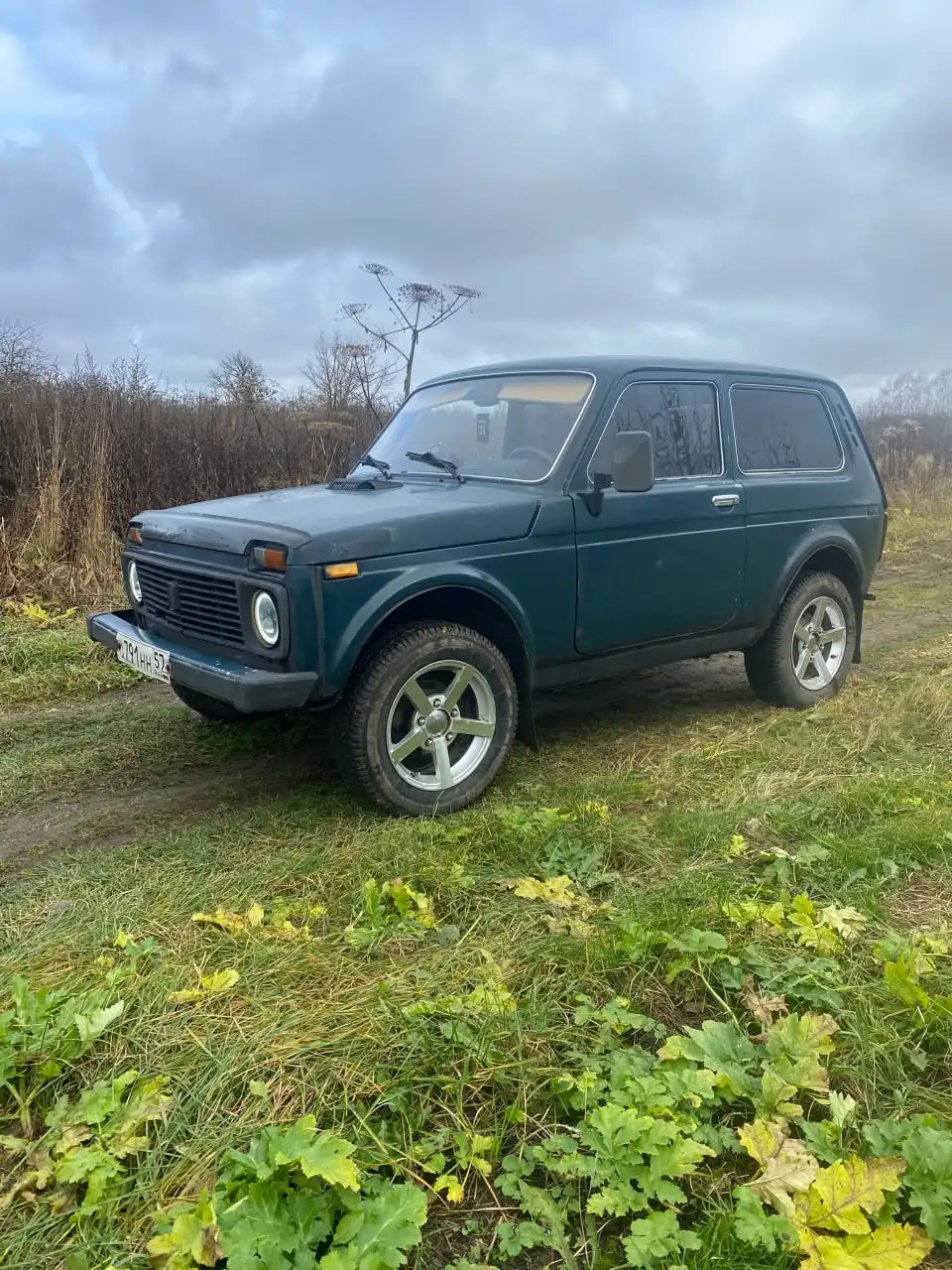 Продам ниву карбюратор 2000 г